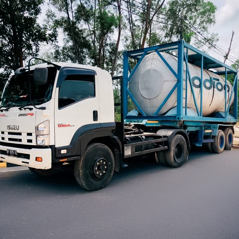 TRUCK WITH LOGO